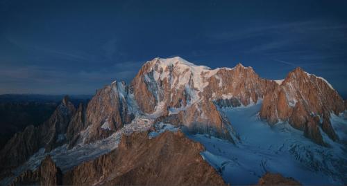 @doytcheva: Title- Le Mont Blanc, Italie, Octobre 2023